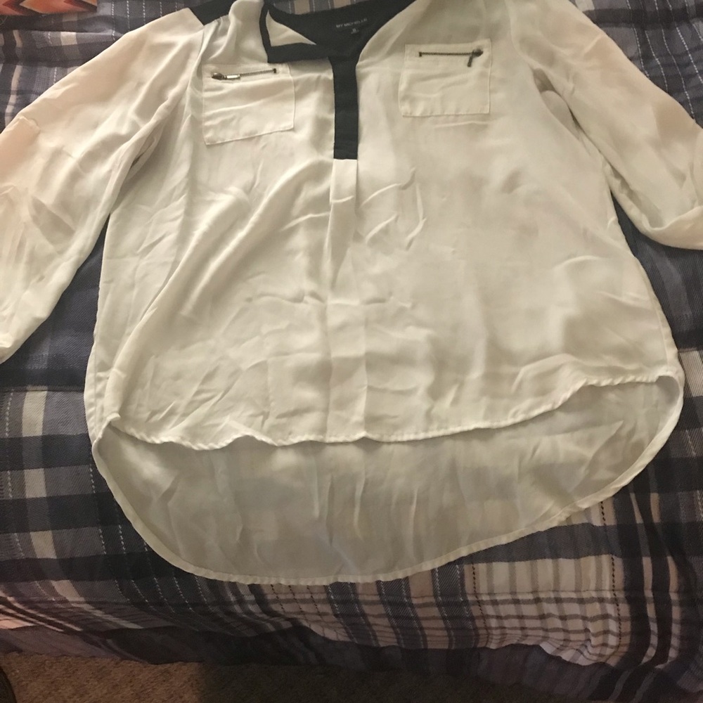 Clothes - Picture 5 of 8